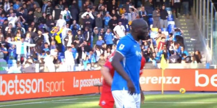 Serie A/ Napoli fiton kundër Fiorentinës, skuadra e Contes ndjek ‘këmba-këmbës’ Interin