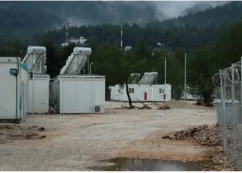 Përleshje në qendrën e emigrantëve në Greqi