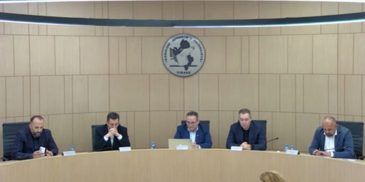 KAS rrëzon Celibashin, i hap rrugë Kuvendit për shqyrtimin e projektligjit për burgjet e hapura