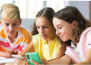 Austria ndalon telefonat celularë në shkolla