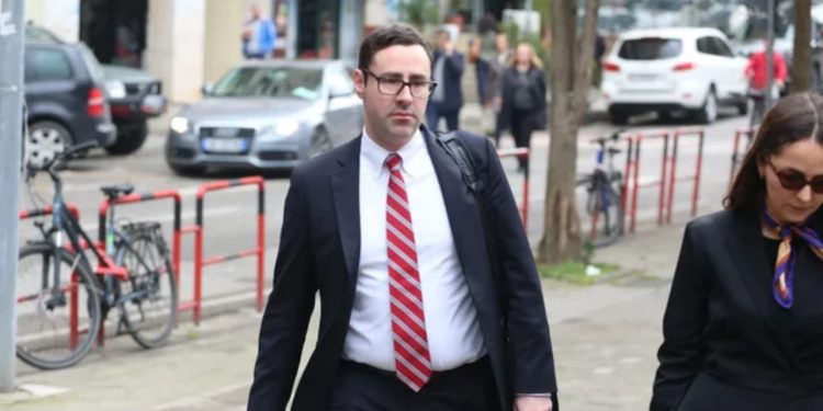 Seanca për ankimimin mbi masën e sigurisë, avokati amerikan i Veliajt mbërrin në GJKKO