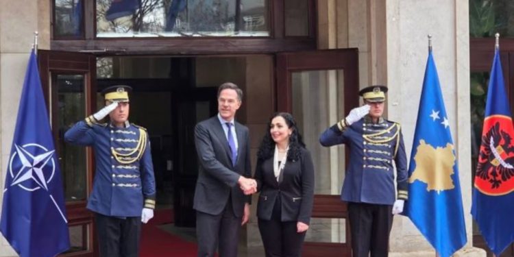 Shefi i NATO-s, Mark Rutte pritet nga presidentja Osmani, nis takimet në Kosovë