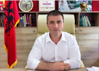 Tërmet Peçi jep dorëheqjen nga posti i kryebashkiakut të Tepelenës