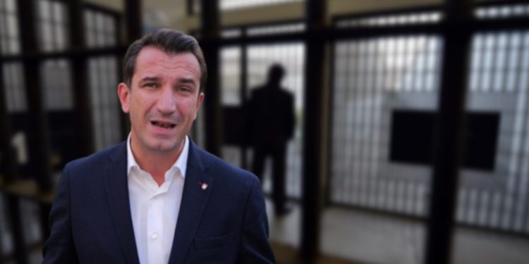 Zeri Amerikës: Tronditet Veliaj, provat e reja i bëjnë gjëmën/ Detajet