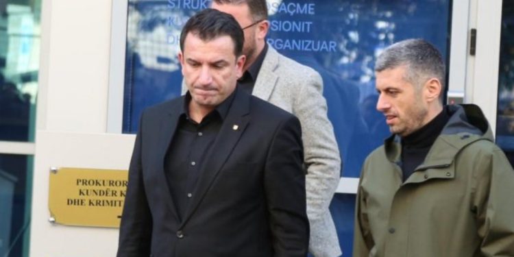 Avokatët kërkuan kohë për t’u njohur me provat e reja, ja çfarë zbuluan për Veliajn prokurorët e SPAK