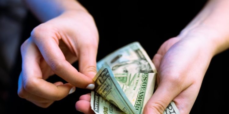 Paga mesatare në 2024 u rrit me 11.2%, në shtet! Ja sektorët më të paguar!