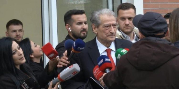 Partia Aleanca e Maqedonasve u largua nga koalicioni, Berisha: Sa ç’është i vjetër njeriu është edhe tradhtia