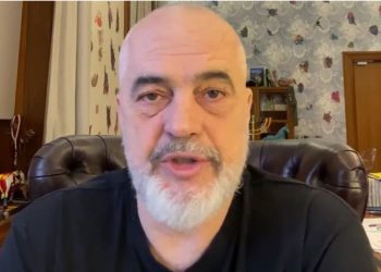 “I madhi Dash Sula u la në det të hapur si Gjuzi”, Rama për listën e mbyllur të PD në Tiranë: Ajo skuadër është tribuna VIP e kënetës