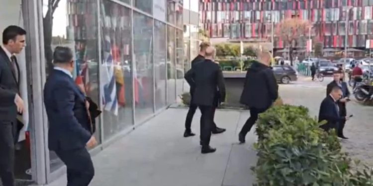 Komisionerja Kos zhvillon takim 60-minutësh me Dumanin, Çelën dhe Metanin