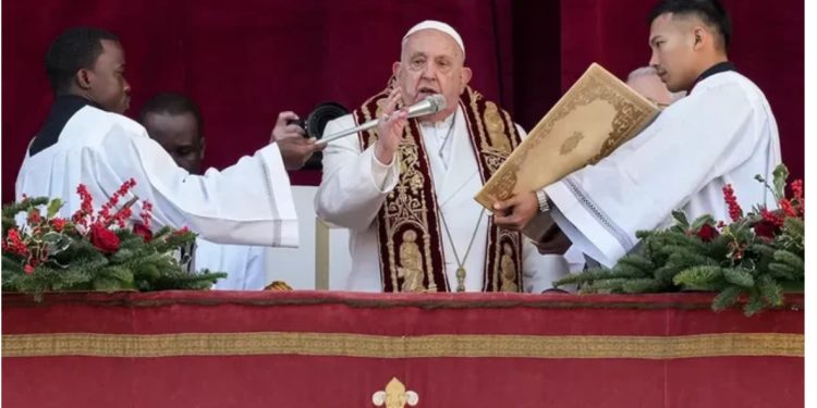 Papa Françesku mbetet në spital në gjendje delikate shëndetësore, Kisha Katolike mund të duhet të rimendojë pontifikatin