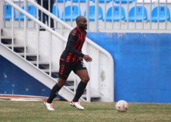 U sulmua me thikë mbrojtësi Atanda, reagon klubi i Flamurtari: Nuk ka dëmtim fizik