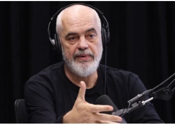 “Mund ta mbyllim shumë shpejt historinë diskriminuese që na bëhet në kufij!” Rama: Kush e do pasaportën e BE-së të na japë mandatin