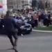 VIDEO/ Beograd, makina futet mes turmës dhe përplas protestuesen