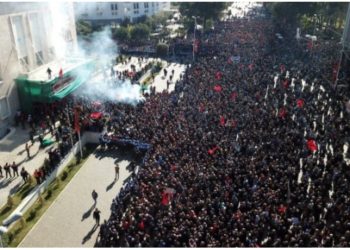 Opozita proteston sot për mbylljen e TikTok, policia “blindon” Tiranën, 800 efektivë dalin në terren! Instalohen kamera në bulevardin “Dëshmorët e Kombit”