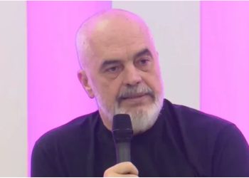 “Luli do heqë vizat me Amerikën”/ Rama ironizon Bashën: Fle aq shumë sa nuk i lëviz fija e flokut!