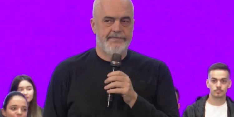 Ministra e kryebashkiakë socialistë në burg, Rama në Fier: Në këtë familje një bie mijëra ngrihen, këta thonë t’i kapën