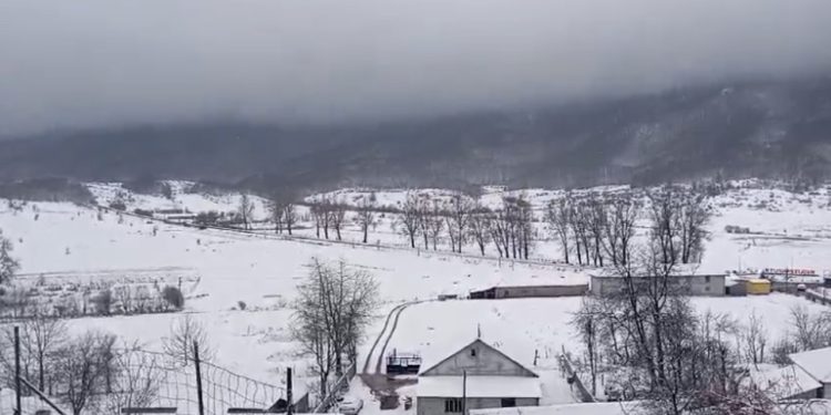 Rikthehet dimri! Në Stëblevë trashësia e dëborës arrin në 10 cm, Bulqiza has problematika