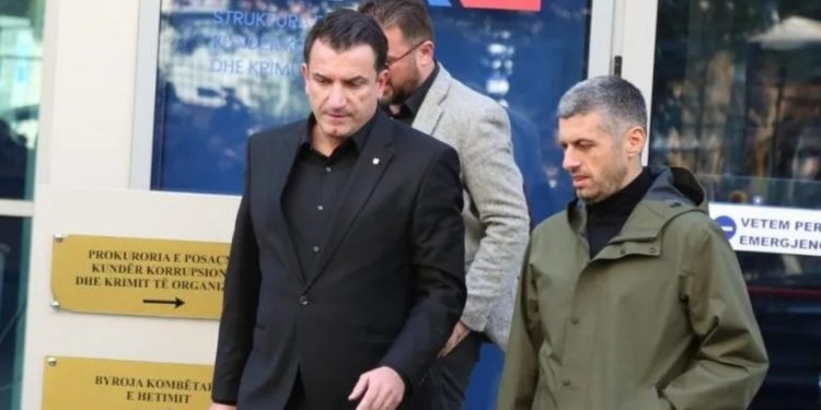 Sekretari i Përgjithshëm i Bashkisë së Tiranës, Alban Dokushi paraqitet në SPAK