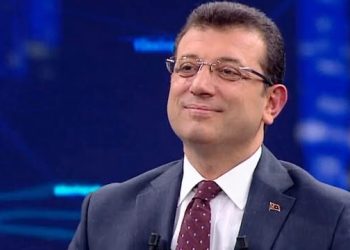 VIDEO/ Forca të shumta policore jashtë banesës së tij, ja si ndodhi arrestimi i Kryebashkiakut të Stambollit