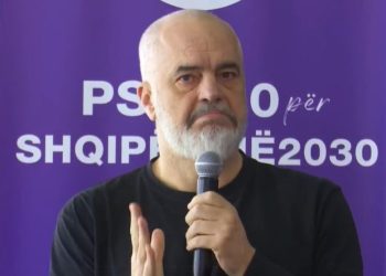 “Fusin baballarët dhe tezet në lista”/ Rama vijon ironitë: Në 11 Maj populli do i jap një mesazh kënetës dhe moçaleve rreth saj!