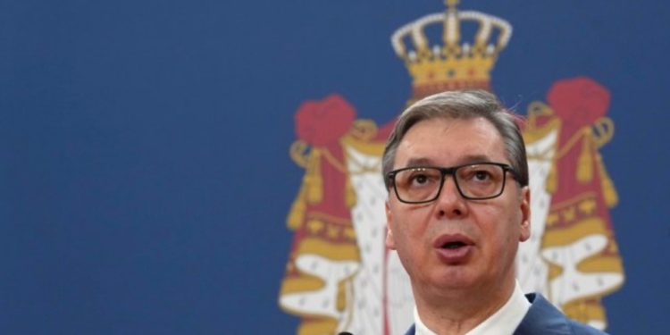 Deklarata e përbashkët me Kosovën për mbrojtjen, Vuçiç: Shqipëria dhe Kroacia kanë hapur garë armësh! E kuptuam mesazhin e tyre, por do t’i pengojmë