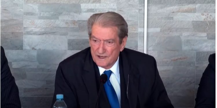 Berisha para banorëve të njësisë 8: Nuk do të ketë urbanizim përpara legalizimit