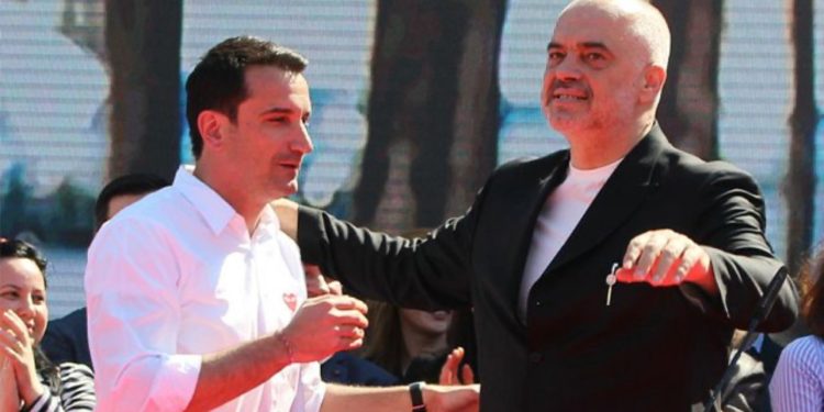 Reagon Veliaj pas lajmeve për ‘përplasje’ mes tij dhe Ramës për ‘shkarkimin’ e Ristanit: Kam firmosur një ridelegim, nuk e dija që nuk ishte dakordësuar me ekipin