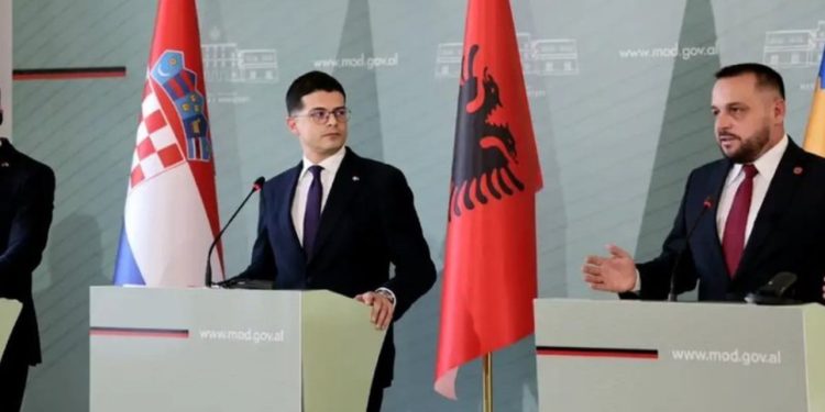 Aleanca ushtarake mes Shqipërisë, Kosovës e Kroacisë/ DW: Ashpërsohen tonet mes Prishtinës e Serbisë!