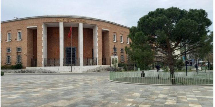 Banka e Shqipërisë: Qytetarët morën 470 milionë euro kredi për konsum në 2024-n