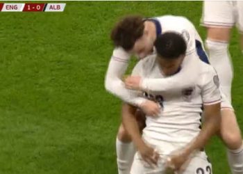 LIVE/ Gabimi i parë rezulton fatal, anglezët gjejnë golin sa gjuajnë në portë