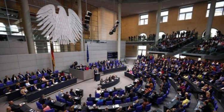 Gjermania miraton pakon e ndihmës për Ukrainën në vlerë prej 3 miliardë eurosh
