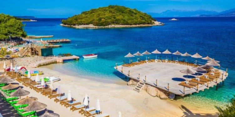“GOBankingRates”: Shqipëria mes destinacioneve ndërkombëtare më të mira për të udhëtuar këtë pranverë