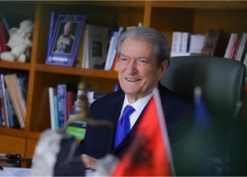 “Janë paterica të Ramës”, Berisha: Ishte i frikshëm vendimi i disa partive që quhen të reja që futën familjarët në lista