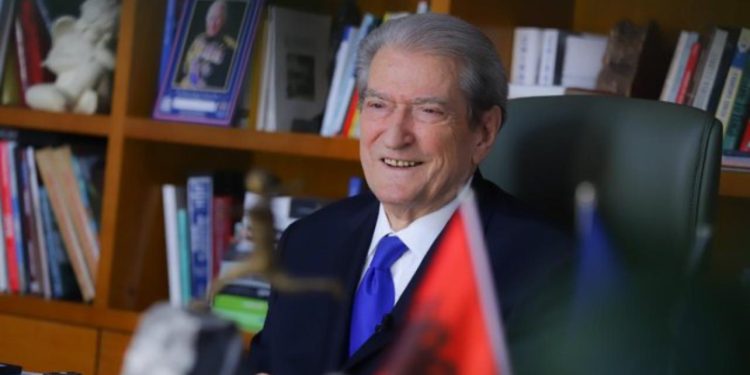 “Janë paterica të Ramës”, Berisha: Ishte i frikshëm vendimi i disa partive që quhen të reja që futën familjarët në lista