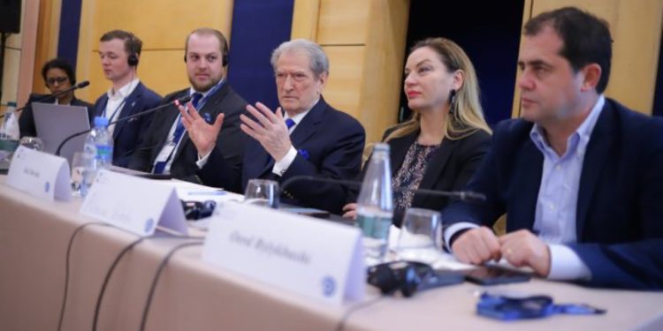 “Duam që Shqipëria të jetë vendi i ëndrrave të ditës të rinisë shqiptare!”, Berisha: Fitorja e 11 majit ka rëndësi historike