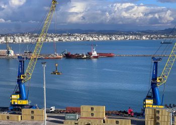 Përkeqësimi i motit, anulohet linja Vlorë-Brindisi dhe dalja në det e mjeteve të vogla