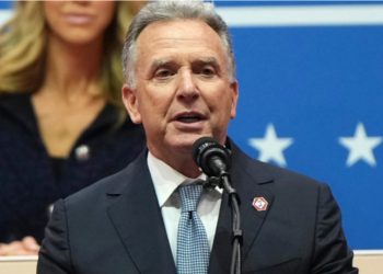 Ukraina pranon mbajtjen e zgjedhjeve presidenciale, pohon dërguari i Trump