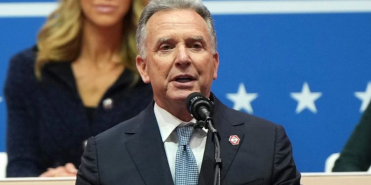 Ukraina pranon mbajtjen e zgjedhjeve presidenciale, pohon dërguari i Trump