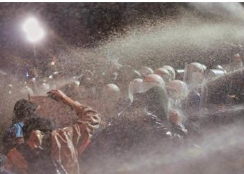 Përplasje mes mbështetësve të Imamoglu dhe policisë në Stamboll