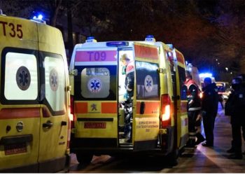 Mbytet anija me emigrantë në Greqi/ Tre të mitur në gjendje kritike, një burrë u gjet pa ndjenja, nisin kërkimet me helikopter, 19 persona në pranga