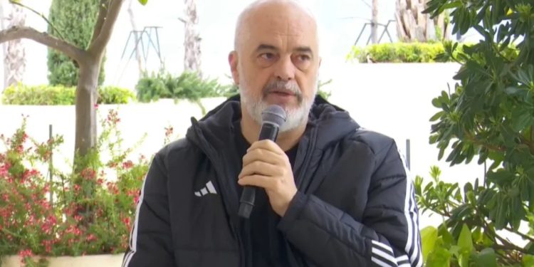 Rama prezanton kandidatët për qarkun e Vlorës: Komuniteti përfaqësohet nga socialistë 24 karatë