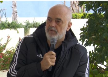 LIVE-Rama “dush të ftohtë” në Vlorë: Deputetët që vura s’i begenisën njerëzit