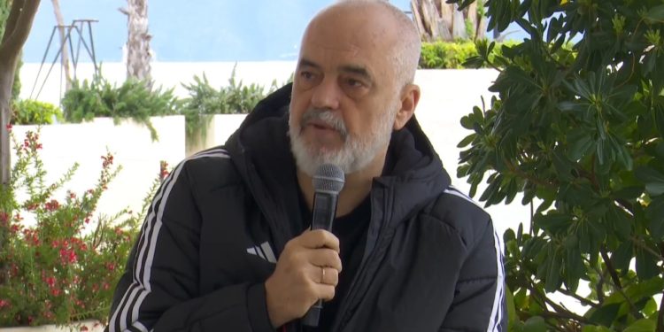 LIVE-Rama “dush të ftohtë” në Vlorë: Deputetët që vura s’i begenisën njerëzit