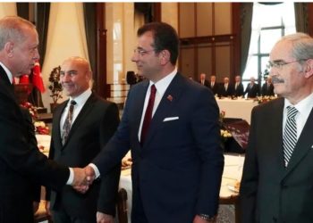 Asnjëra palë nuk do të dorëhiqet nga beteja/ Analiza e CNN: Imamoglu në pritje të gjykimit, a e arriti Erdogani qëllimin e tij kryesor?