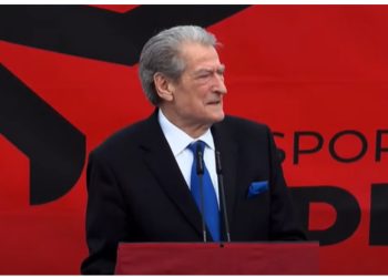 “Është pranë mendjeve të shqiptarëve!” Berisha në Napoli: Projekti për Shqipërinë Madhështore e hartova gjatë 333 ditëve në arrest shtëpie!