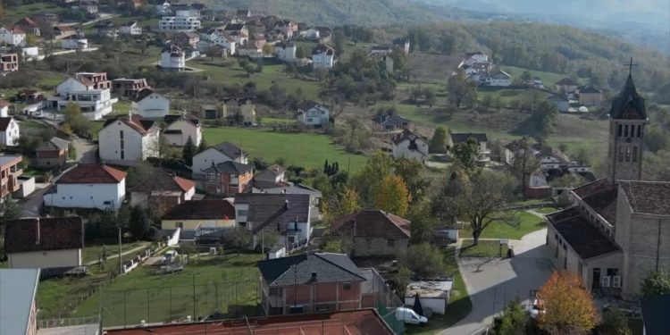 Harta e re e popullsisë rurale, si po zhduken fshatrat