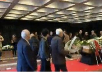 FOTOLAJM/ Homazhe për divën e skenës dhe ekranit shqiptar, artistë dhe kolegë i japin lamtumirën Margarita Xhepës