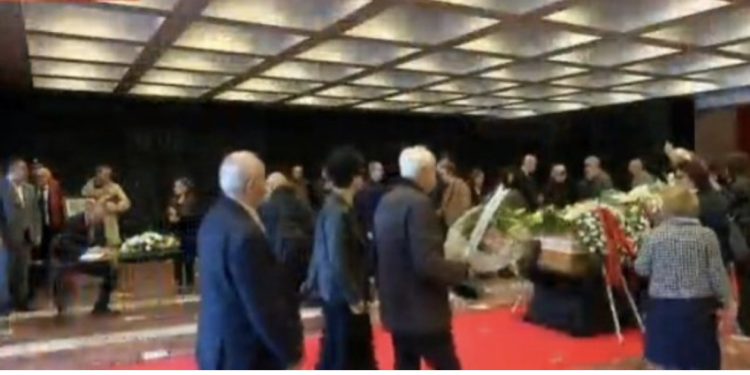 FOTOLAJM/ Homazhe për divën e skenës dhe ekranit shqiptar, artistë dhe kolegë i japin lamtumirën Margarita Xhepës