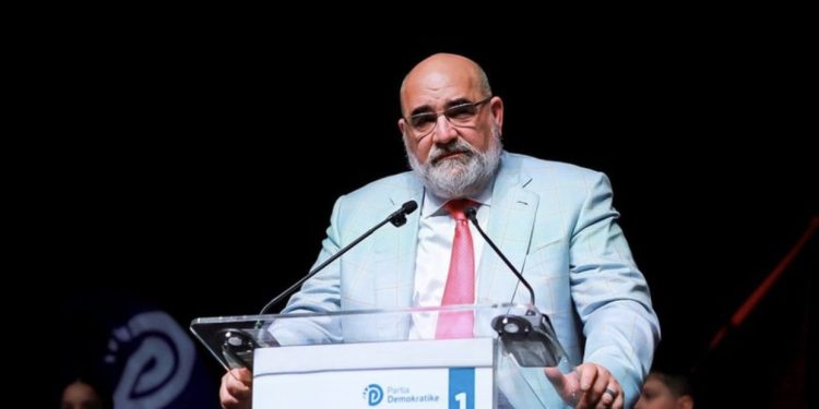 LaCivita në takimin e Breshias: Dilni sa më shumë të votoni për Berishën, kështu fitoi dhe Trump!