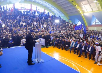 Berisha: Do dyfishojmë buxhetin për shëndetësinë dhe arsimin! Rroga e mësuesit do jetë 1500 euro, do hiqen tarifat për studimet dhe mesatarja